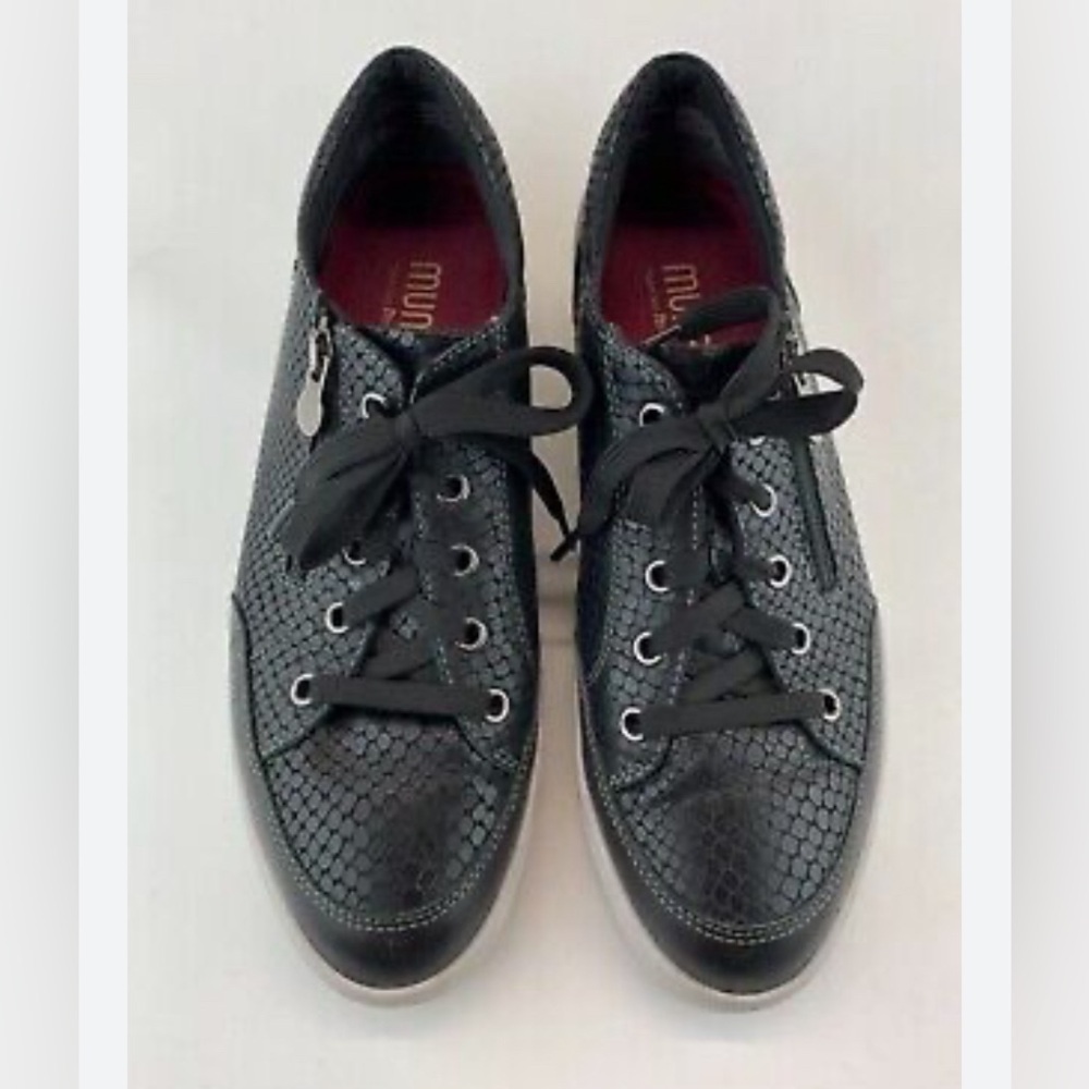 Munro Gabbie Sneaker